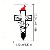 levne Sochy-kovová pamětní deska na hřbitově na památku, železný kříž s červeným kardinálem a květinovou výzdobou, venkovní zahradní kůl na památku pamětního dne, dekorace hřbitovního dvora