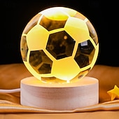 economico Luci notturne 3D-Lampada a sfera di cristallo 3D da 6 cm con disegno sportivo inciso: calcio, basket, badminton, tennis, luce notturna a LED alimentata tramite USB con base in legno per camera da letto, feste,