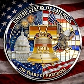 お買い得  アメリカ合衆国250周年-鷲と自由の鐘のデザインとステンドグラス風のデザインが特徴の米国建国250周年記念硬貨。愛国的な記念品です。