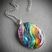 abordables Cadeaux-Collier pendentif ovale en verre, style rétro tendance, orné d'un ciel étoilé coloré et onirique, pour femmes et hommes. Bijou accessoire pour le cou.