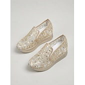 abordables mariée-Baskets compensées blanches en dentelle pour femme - chaussures confortables à enfiler ornées de strass, idéales pour un mariage champêtre.
