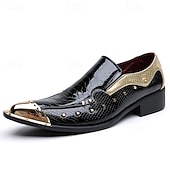 billige Loafers-Herresko i hvitt og gullfarget i kunstskinn med spisse pensko med metalltåhette og sidespennedetaljer. Luksuriøst, formelt fottøy for stilige menn, perfekt for bryllup og banketter.