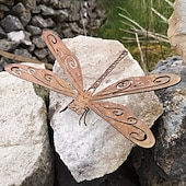abordables Decoración del patio-Escultura decorativa de libélula 3D de metal oxidado para exteriores, adorno de insecto de jardín de libélula oxidado naturalmente adecuado para jardines exteriores, patios traseros y decoraciones de