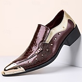 billige Loafers-Herresko i hvitt og gullfarget i kunstskinn med spisse pensko med metalltåhette og sidespennedetaljer. Luksuriøst, formelt fottøy for stilige menn, perfekt for bryllup og banketter.