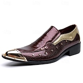 billige Loafers-Herresko i hvitt og gullfarget i kunstskinn med spisse pensko med metalltåhette og sidespennedetaljer. Luksuriøst, formelt fottøy for stilige menn, perfekt for bryllup og banketter.