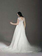 economico Abiti da sposa-Linea-A Abiti da sposa A V Strascico di corte Di pizzo Organza Cinghie Regolari Traforato con Di pizzo Perline 2022