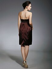 economico Matrimoni e cerimonie-A tubino Stile VIP Vestito Rimpatriata di classe Cocktail party Corto / mini Senza maniche A cuore Raso con Perline 2025