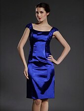cheap Weddings &amp; Events-Sheath / Column Mother of the Bride Dress Square Neck Knee Length Stretch Satin Sleeveless with Ruched 2022