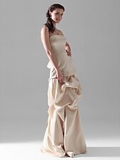 baratos Casamento &amp; Festas-Linha A Festa de Casamento Vestido Sem Alças Sem Manga Longo Cetim com Saia com Pregas em Cascata 2020