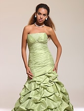 preiswerte Kleider für besondere Anlässe-Trompete / Meerjungfrau Quinceanera Abiball Formeller Abend Kleid Trägerlos Ärmellos Boden-Länge Satin Taft mit Geraffter Rock Perlenstickerei Seitlich drapiert 2021