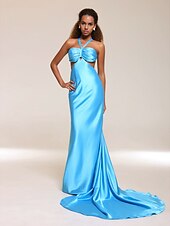 abordables Mariages &amp; Événements-Fourreau / Colonne Dos Nu Fête scolaire robe ceremonie Bal Militaire Robe Col en V Sans Manches Traîne Tribunal Traîne Brosse Charmeuse avec Ruché 2020
