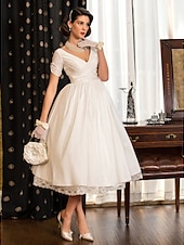 abordables Petites Robes Blanches-Robes de Mariage Simples A-Line V Col Sans Manches Traine Balai Satin Robes de Mariée Avec Poche robe pour impressionner