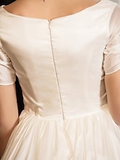 abordables Petites Robes Blanches-Robes de Mariage Simples A-Line V Col Sans Manches Traine Balai Satin Robes de Mariée Avec Poche robe pour impressionner