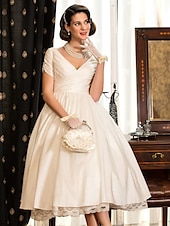 abordables Petites Robes Blanches-Robes de Mariage Simples A-Line V Col Sans Manches Traine Balai Satin Robes de Mariée Avec Poche robe pour impressionner