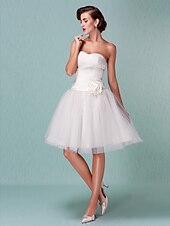 economico Abiti da sposa-Da ballo Abiti da sposa A cuore Al ginocchio Tulle Senza bretelline Formali Casual Illusion Detail con Fascia / fiocco in vita Floreale Incrociato 2020