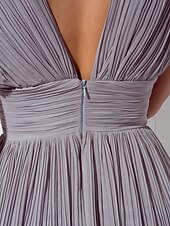 abordables Mariages &amp; Événements-Robe robe ceremonie Fourreau / Colonne Minimaliste Traîne Brosse Col V Manche Courte Mousseline de soie V Retour Avec Plissé 2023