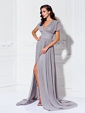 abordables Mariages &amp; Événements-Robe robe ceremonie Fourreau / Colonne Minimaliste Traîne Brosse Col V Manche Courte Mousseline de soie V Retour Avec Plissé 2023