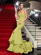 abordables Bodas y eventos-Corte Trompeta / Sirena Estilo de Celebridad Inspirado por Emmy Festivos Fiesta de Cóctel Noche formal Vestido Sin Tirantes Sin Mangas Cola de Corte Gasa con Volantes Frontal Abierto 2021