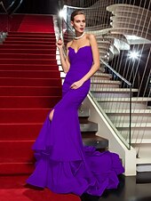 abordables Bodas y eventos-Corte Trompeta / Sirena Estilo de Celebridad Inspirado por Emmy Festivos Fiesta de Cóctel Noche formal Vestido Sin Tirantes Sin Mangas Cola de Corte Gasa con Volantes Frontal Abierto 2021