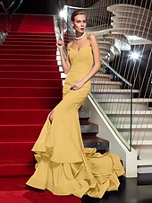 abordables Bodas y eventos-Corte Trompeta / Sirena Estilo de Celebridad Inspirado por Emmy Festivos Fiesta de Cóctel Noche formal Vestido Sin Tirantes Sin Mangas Cola de Corte Gasa con Volantes Frontal Abierto 2021