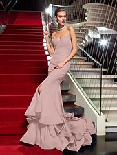 abordables Bodas y eventos-Corte Trompeta / Sirena Estilo de Celebridad Inspirado por Emmy Festivos Fiesta de Cóctel Noche formal Vestido Sin Tirantes Sin Mangas Cola de Corte Gasa con Volantes Frontal Abierto 2021