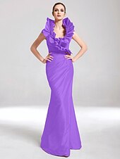baratos Casamento &amp; Festas-Sereia Elegante Vestido Desgaste do partido Longo Sem Manga Decote V Tafetá com Fru-Fru 2022