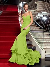 abordables Bodas y eventos-Corte Trompeta / Sirena Estilo de Celebridad Inspirado por Emmy Festivos Fiesta de Cóctel Noche formal Vestido Sin Tirantes Sin Mangas Cola de Corte Gasa con Volantes Frontal Abierto 2021