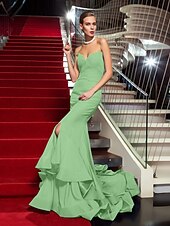 abordables Bodas y eventos-Corte Trompeta / Sirena Estilo de Celebridad Inspirado por Emmy Festivos Fiesta de Cóctel Noche formal Vestido Sin Tirantes Sin Mangas Cola de Corte Gasa con Volantes Frontal Abierto 2021