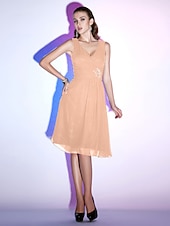 cheap Cocktail Dresses-A-Line Elegant Wedding Guest Cocktail Party Dress V Neck Sleeveless Knee Length Chiffon with Pleats Crystals 2022