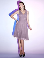 cheap Cocktail Dresses-A-Line Elegant Wedding Guest Cocktail Party Dress V Neck Sleeveless Knee Length Chiffon with Pleats Crystals 2022