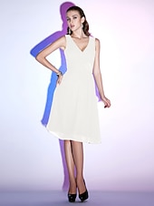 cheap Cocktail Dresses-A-Line Elegant Wedding Guest Cocktail Party Dress V Neck Sleeveless Knee Length Chiffon with Pleats Crystals 2022