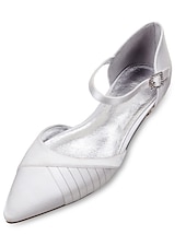 levne Družička-Bílé dámské lodičky s nízkým podpatkem a špičatou špičkou a páskem na kotník – svatební, společenské a společenské boty