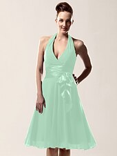 cheap Weddings &amp; Events-A-Line Bridesmaid Dress Halter Neck / V Neck Sleeveless Sexy Knee Length Chiffon with Sash / Ribbon / Bow(s) 2022