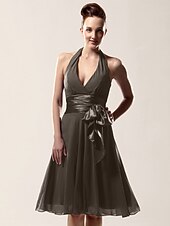 cheap Weddings &amp; Events-A-Line Bridesmaid Dress Halter Neck / V Neck Sleeveless Sexy Knee Length Chiffon with Sash / Ribbon / Bow(s) 2022