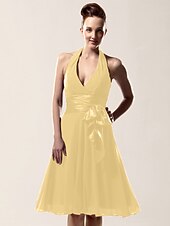 cheap Weddings &amp; Events-A-Line Bridesmaid Dress Halter Neck / V Neck Sleeveless Sexy Knee Length Chiffon with Sash / Ribbon / Bow(s) 2022