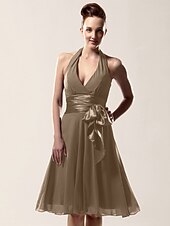 cheap Weddings &amp; Events-A-Line Bridesmaid Dress Halter Neck / V Neck Sleeveless Sexy Knee Length Chiffon with Sash / Ribbon / Bow(s) 2022