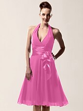 cheap Weddings &amp; Events-A-Line Bridesmaid Dress Halter Neck / V Neck Sleeveless Sexy Knee Length Chiffon with Sash / Ribbon / Bow(s) 2022