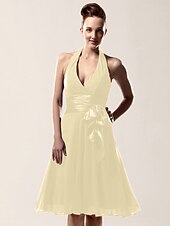 cheap Weddings &amp; Events-A-Line Bridesmaid Dress Halter Neck / V Neck Sleeveless Sexy Knee Length Chiffon with Sash / Ribbon / Bow(s) 2022