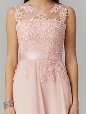 preiswerte Ballkleid-A-Linien Abendkleid elegantes Kleid Hochzeitsgast Abiball bodenlang ärmellos Illusionshals Brautjungfernkleid Georgette mit Applikationen