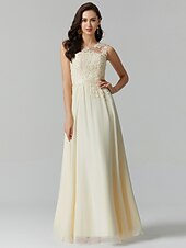 preiswerte Ballkleid-A-Linien Abendkleid elegantes Kleid Hochzeitsgast Abiball bodenlang ärmellos Illusionshals Brautjungfernkleid Georgette mit Applikationen