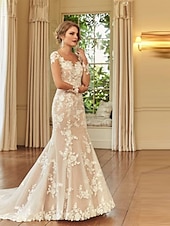 abordables Robes de mariée de luxe-Robe Dorée Fiançailles Robes de Mariage Formelles Sirène Col Illusion Manches Longues Traîne Courte Dentelle Robes de Mariée Avec Broderie sortez du lot