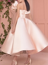 abordables Robes de bal de promo-Robe de bal A-Line élégante pour invitée de mariage longueur cheville à manches courtes hors-épaule en satin avec un fini lisse