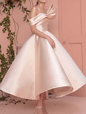 abordables Robes de bal de promo-Robe de bal A-Line élégante pour invitée de mariage longueur cheville à manches courtes hors-épaule en satin avec un fini lisse