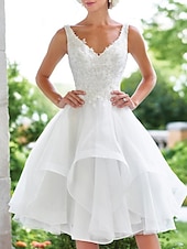 preiswerte Kleine weiße Kleider-Empfang Vintage 1940er  1950er kleines weißes Kleid Brautparty Kleider Hochzeitskleider A-Linie V-Ausschnitt ärmellos knie-lange Spitze Brautkleider mit Applikationen kaskadierende Rüschen