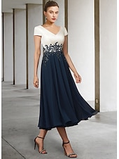 baratos Comprimento do chão-Vestido em A Linha Mãe da Noiva Convidada de Casamento Elegante Decote em V Comprimento Chá Chiffon Cetim Renda Manga Curta com Pregas Apliques 2025 tamanho personalizado gratuito