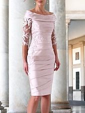 abordables Longueur du thé-Robe de mère de la mariée Silhouette ajustée Invité de mariage Élégante Épaules dénudées Longueur genoux Taffetas Manches mi-longues avec appliques Fronces Robe de course sur mesure gratuite
