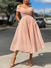 baratos Vestidos de Cocktail-Casamento na Praia Vestidos de Coquetel em A Linha Vestido Vintage Convidada de Casamento Comprimento Chá Sem Mangas Ombro à Mostra Tule com Pregas Vestidos Derby 2025