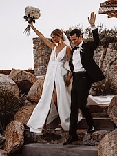  Vestidos de boda casuales en la playa vestido en línea A cuello en V sin mangas cola de corte vestidos nupciales de satén con cintas  lazos