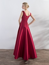 abordables Robes de fête-Robe de soirée en A Robe rouge verte Invité de mariage Tenue de fête Asymétrique Sans manches Col bijou Satin avec un style épuré pour impressionner 2025