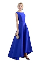 abordables Robes de fête-Robe de soirée en A Robe rouge verte Invité de mariage Tenue de fête Asymétrique Sans manches Col bijou Satin avec un style épuré pour impressionner 2025